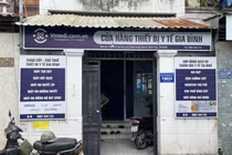 Kiểm tra “Quán Café Gờ”, phát hiện “dịch vụ truyền nước biển” trái phép