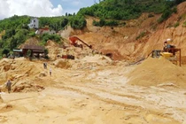 Lý do Công ty Anh Kiên bị đình chỉ hoạt động khai thác khoáng sản