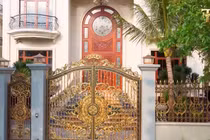 Biệt thự 300 tỷ hoành tráng như cung điện của danh hài Việt Hương