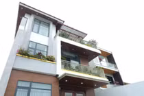 Cận cảnh biệt thự gỗ óc chó báo hiếu cha mẹ tại Nghệ An