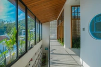 Ngôi nhà ven sông mộc mạc, phủ kín sắc xanh ở Nha Trang