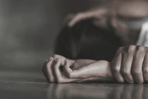 Thanh Hóa: Hiếp dâm nữ sinh lớp 10, một đối tượng bị bắt khẩn cấp