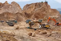 Xây dựng Minh Tuấn khai thác khoáng sản vượt phép
