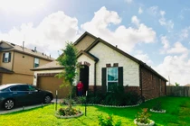 Ngắm ngôi nhà MC Đại Nghĩa tặng mẹ ở Mỹ