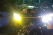 Hà Tĩnh: Xe máy đâm trực diện ôtô khách, 2 người tử vong