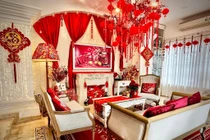 Biệt thự đỏ rực đón Tết của siêu mẫu Thúy Hạnh