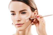 Bí quyết bảo vệ lớp trang điểm trong ngày hè nắng nóng