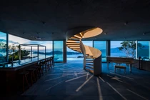 Ngắm biệt thự nghỉ dưỡng với tầm nhìn “vô cực” ôm trọn vịnh Nha Trang