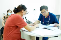 Bệnh nhân thấy tiện lợi vì đi khám ngoài giờ tại Bạch Mai