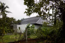 Cận cảnh nhà cấp 4 tiện nghi giữa rừng cây xanh mướt