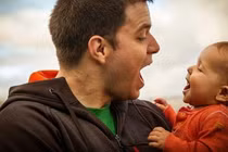 Một phần thể tích vỏ não của nam giới sẽ "co lại" sau khi đứa con đầu lòng được sinh ra. Ảnh: SPUTNIK