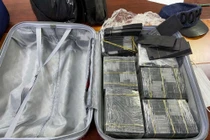 Ai tiếp tay vụ bôi đen 1 triệu USD chuyển ra nước ngoài?