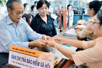 Bị cắt lương hưu hàng tháng