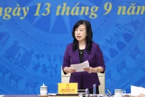 Bộ trưởng Bộ Y tế Đào Hồng Lan trả lời kiến nghị của cử tri.