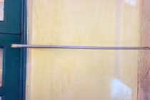 Thanh sắt xuyên hậu môn thủng trực tràng vì trò đùa học sinh