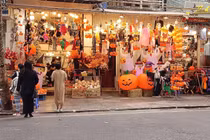 Phố Hàng Mã đìu hiu mùa lễ Halloween