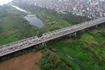 Bãi nổi giữa sông Hồng thành công viên: Lợi... vẫn phải tính an toàn thoát lũ?!