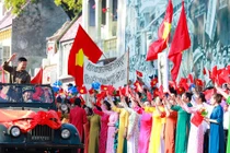 Hào hùng hình ảnh đoàn quân trùng trùng tiến về Hà Nội năm 1954 