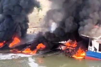 Nổ tàu chở dầu ở Ninh Bình: Xử lý ô nhiễm thế nào?