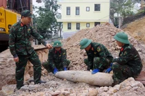 Phát hiện quả bom nặng 230 kg trong khi đào móng nhà tại Quảng Ninh