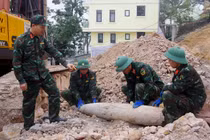 Phát hiện quả bom nặng 230 kg trong khi đào móng nhà tại Quảng Ninh