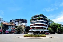 Điều ít biết về tòa nhà “Hàm cá mập” bên hồ Gươm