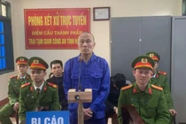 Lý do tử tù dùng đũa đâm trọng thương 2 người cùng buồng giam