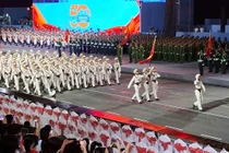 Người dân háo hức xem sơ duyệt diễu binh, diễu hành mừng Đại lễ 30/4