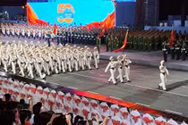 Người dân háo hức xem sơ duyệt diễu binh, diễu hành mừng Đại lễ 30/4