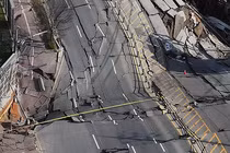 Sập đường hầm tàu điện ngầm ở Hàn Quốc, 2.300 cư dân sơ tán