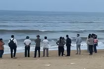 Đi tắm biển cùng nhóm bạn, một học sinh ở Huế mất tích