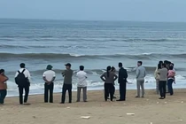 Đi tắm biển cùng nhóm bạn, một học sinh ở Huế mất tích