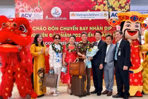 Sân bay Cam Ranh đón chuyến bay “xông đất” đầu năm Giáp Thìn 