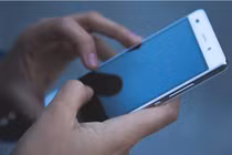 Mẹ tạt nước sôi vì con dùng hết dung lượng Internet