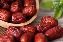 Táo đỏ rất bổ dưỡng nhưng ăn theo kiểu này không khác gì tự 'nuốt độc'