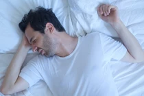 "Điểm mặt" 5 thói quen xấu gây đột quỵ khi ngủ