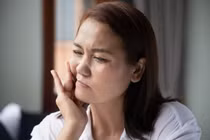 Trời lạnh đề phòng liệt mặt, méo miệng