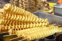 "Điểm" 6 món ăn vặt là "kẻ thù" của gan nên hạn chế