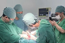 Cụ ông 71 tuổi bị chó nhà hàng xóm cắn... mất cánh mũi phải