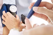 Bỏ thuốc điều trị đái tháo đường, người đàn ông rơi vào hôn mê