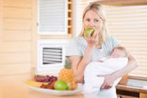 Top 7 loại trái cây tốt cho phụ nữ sau sinh 