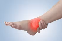 Sưng phù mắt cá chân dấu hiệu cảnh báo sức khỏe đang gặp vấn đề