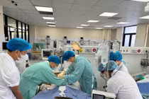 Bị cọc tre đâm vào tay, người đàn ông 57 tuổi mắc uốn ván nguy kịch