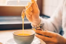 Sai lầm khi dùng mật ong gây hại sức khoẻ, nhiều người mắc mà không biết