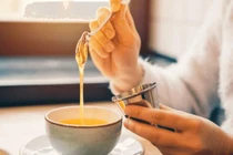 Sai lầm khi dùng mật ong gây hại sức khoẻ, nhiều người mắc mà không biết