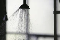 Tắm khuya tăng nguy cơ đột quỵ