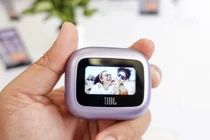 JBL ra mắt Live Beam 3 với phiên bản hộp sạc có màn hình