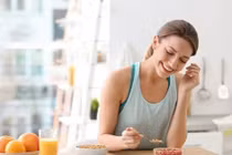 Mẹo ăn uống giữ gìn vóc dáng cho nàng ít vận động