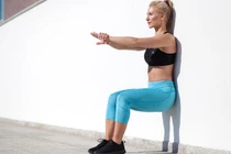 Lợi ích của bài tập ngồi dựa lưng vào tường