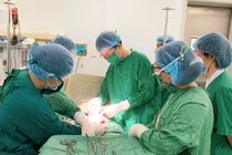 Cứu sống thai phụ bị phong huyết tử cung rau "thập tử nhất sinh"